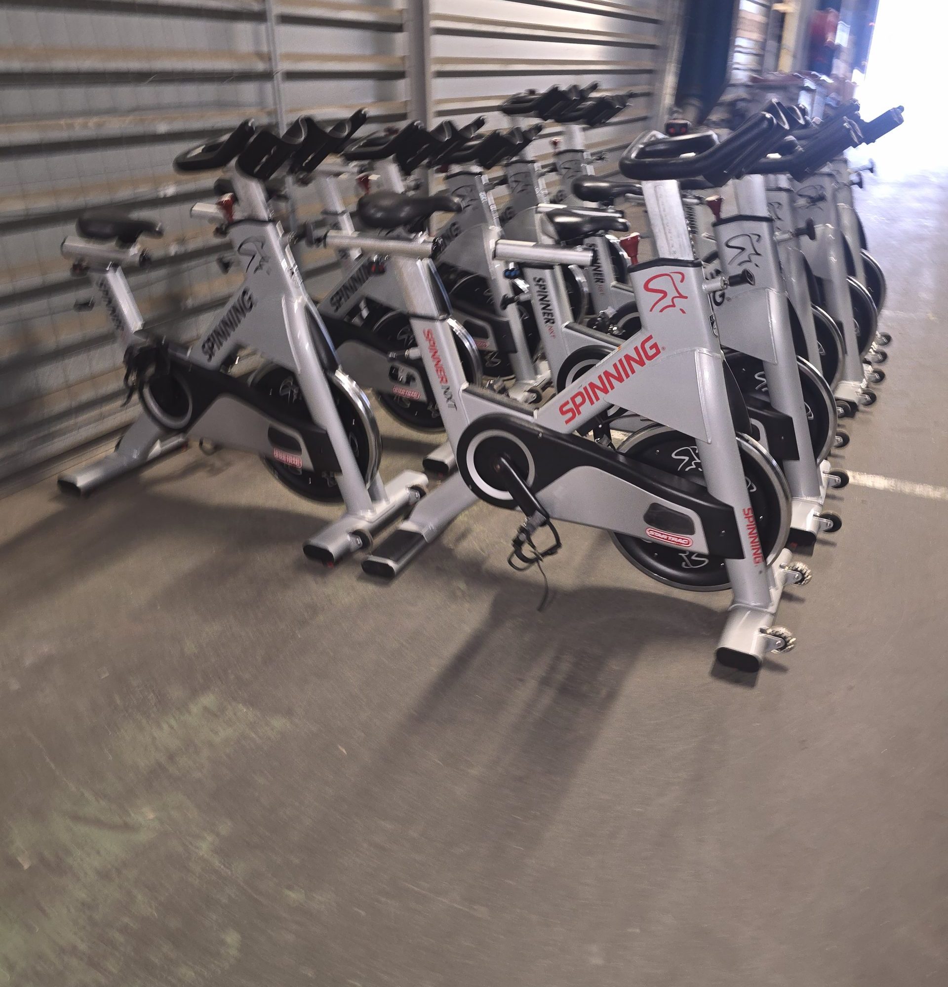 Alternative view of VELO DE SPINNING STAR TRAC / LOT DE VELO STAR TRAC